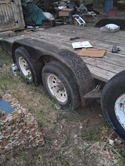 2000 -Jami- Dck car hauler w/ 9000 lb winch and ramps.