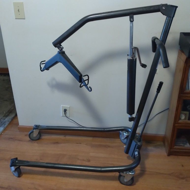 Hoyer Lift With 2 Slings