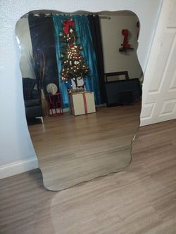 Very Nice And Elegant 4ft Tall Accent Mirror/ Make Me A Offer 
