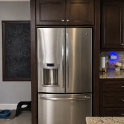 GE REFRIGERATOR 
