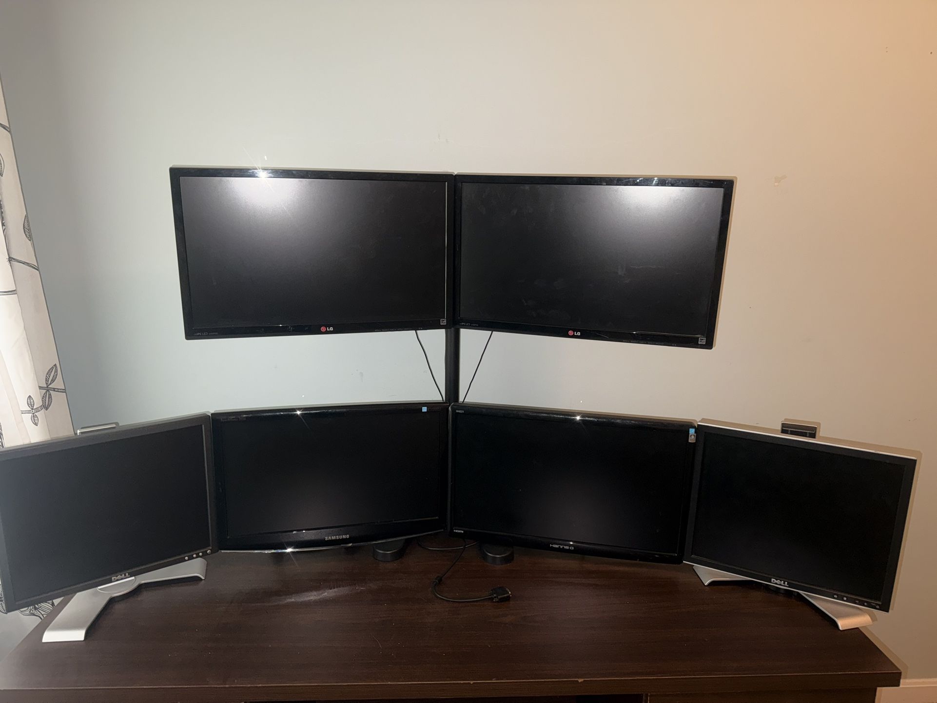 6 Monitors With 4 Monitor Stand