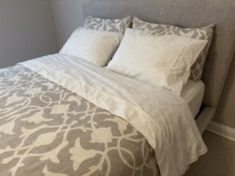 Barbara Barry Queen Bedding Set