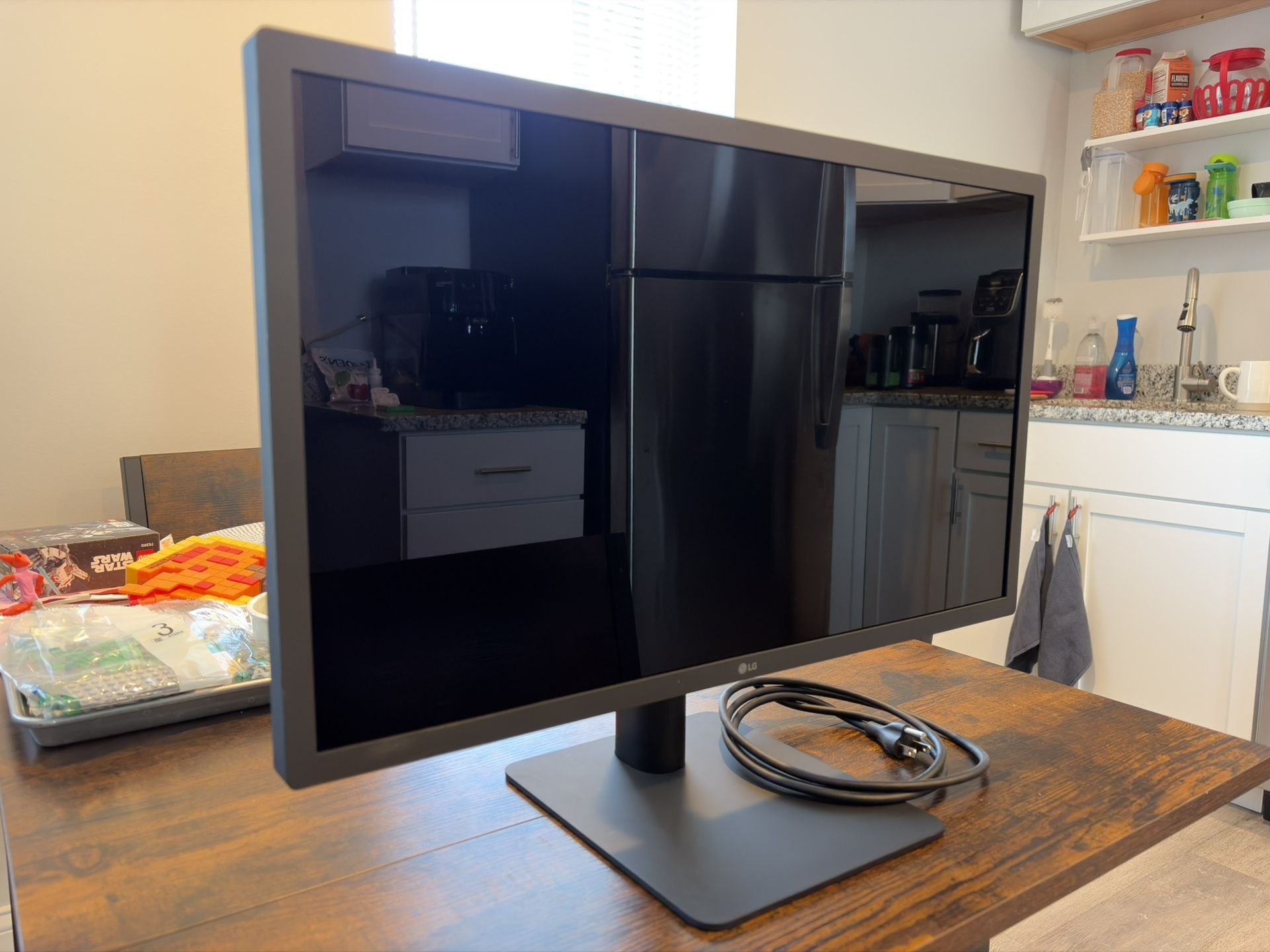 LG Ultrafine 24" 24MD4KL-B 4K