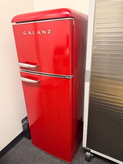 Galanz Retro Red Top-Freezer Refrigerator