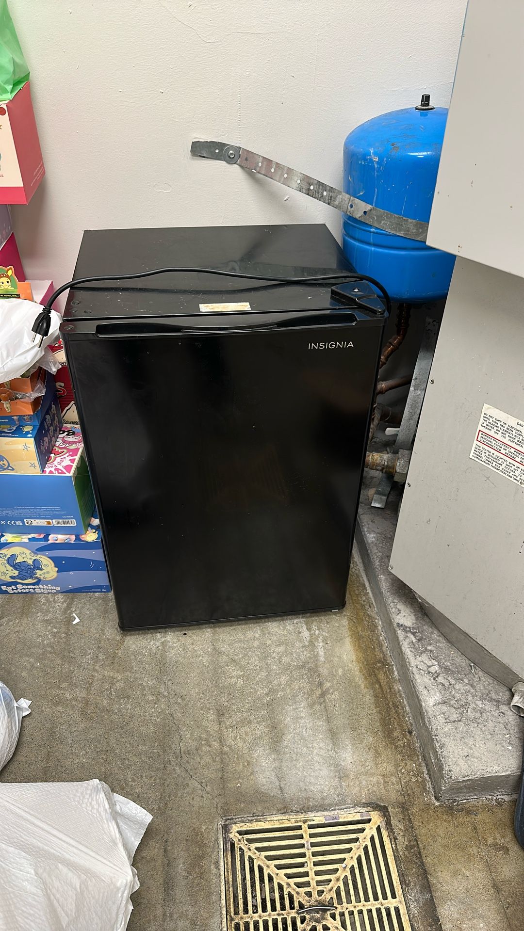 Insignia Refrigerator Mini