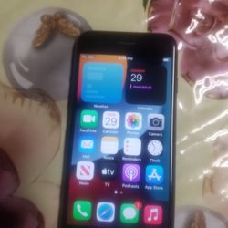 Iphone 7 - 128gb - good condition unlocked 