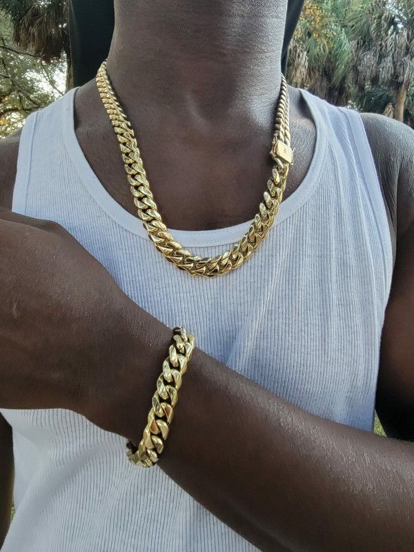 14k Gold Plated Cuban Link Chain And Bracelet Set.....fast Shipping Available 🛫✈🚀