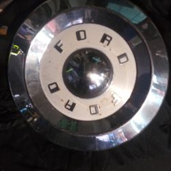 1 Ford Hubcap 