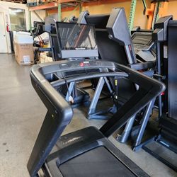 2025 Model Nordictrack Commercial 1750 Model treadmill- 16" ifit tablet 