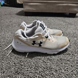 Under Armour Surge Running Shoes White Tan Women’s 7.5 Lightweight Trainers
