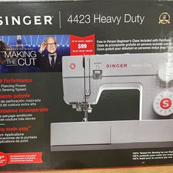 “NEW In Box” SINGER 4423 Heavy Duty Sewing Machine