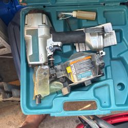 Makitta Coil Nailer