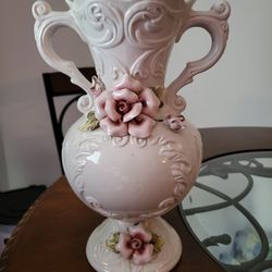 Vintage Capodimonte porcelain vase. No chips or cracks!