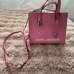 BEAUTIFUL MARC. JACOBS HANDBAG 
