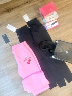 Lululemon pants (with pockets)
