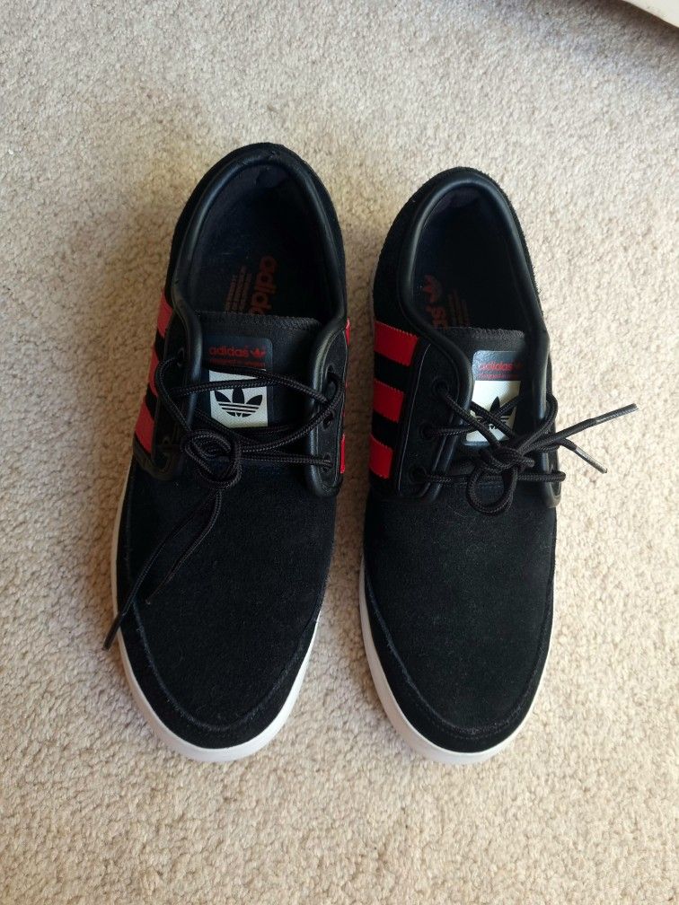 adidas Skateboarding Seeley Boat Size 9US