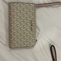Michael Kors Purse Wallet With Strap