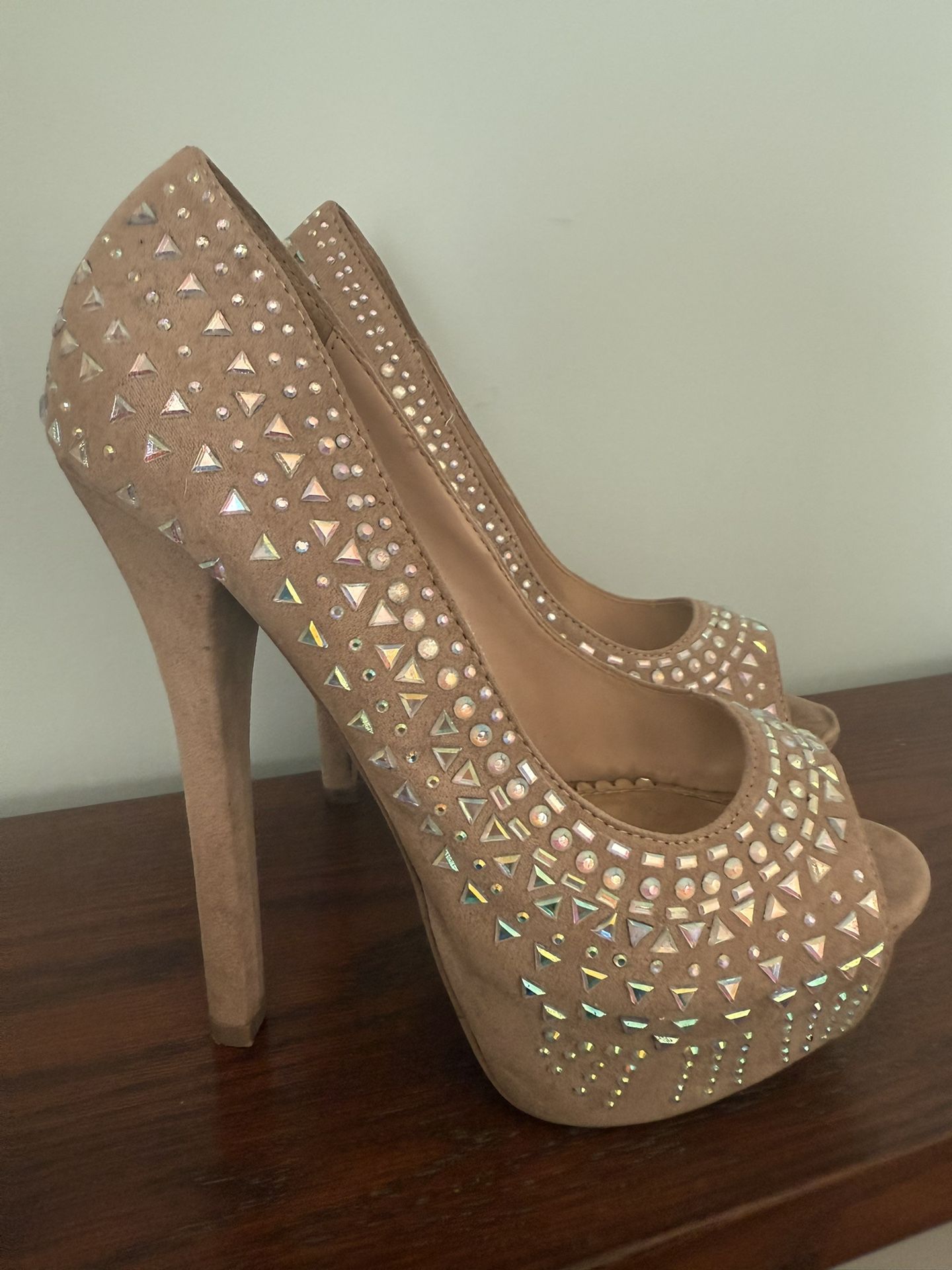 Size 8 Nude Glamorous shoe