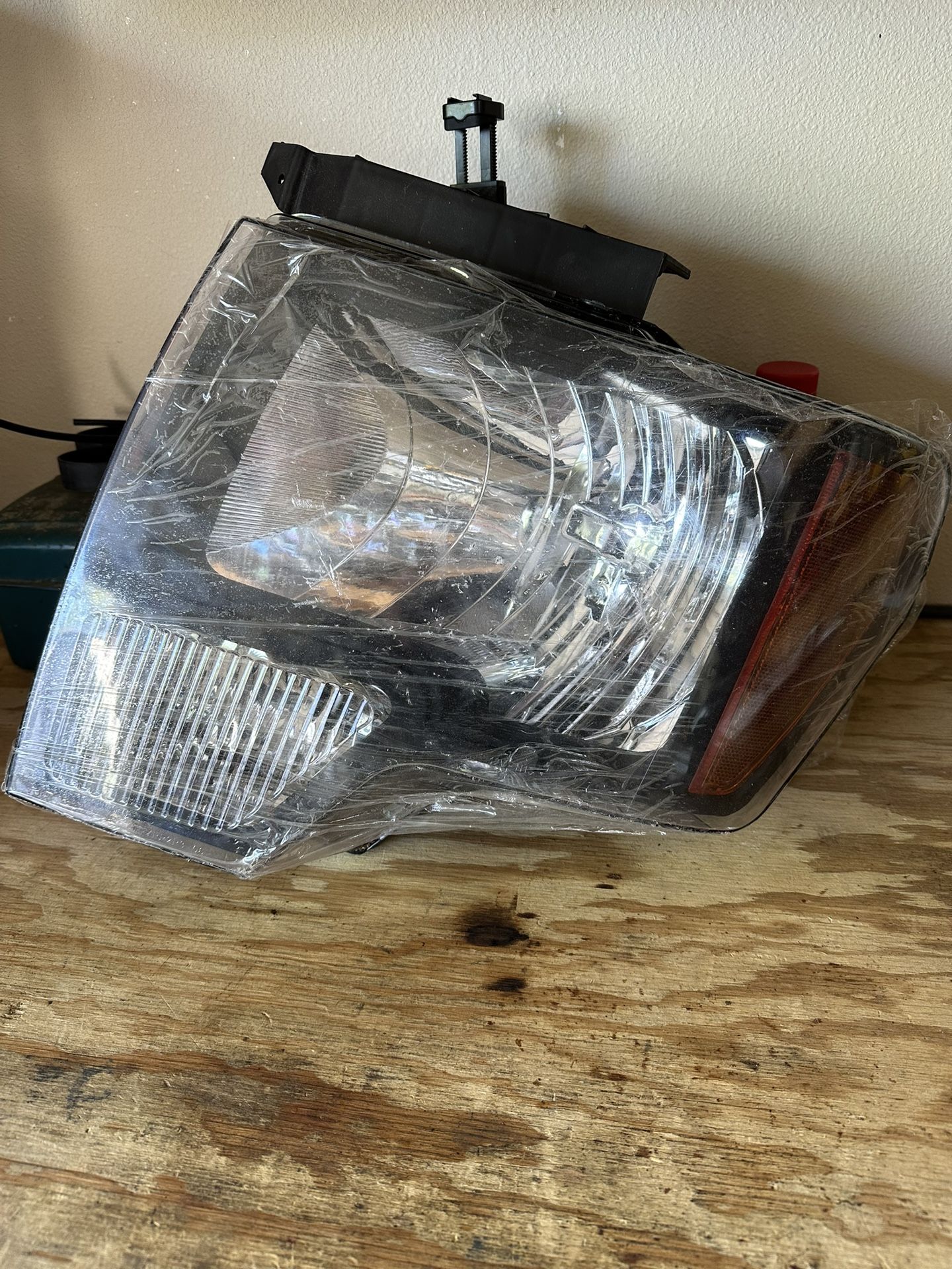 Headlight Ford