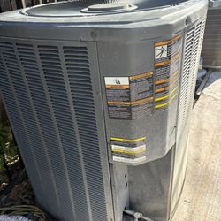 Aires Acondicionados En Buenas Condiciones 