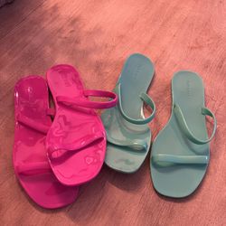 Women’s Flat Sandals  $5 Each