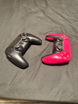 PS5 controllers