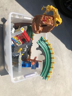Fisher Price Mattel Geo Tracks Trax