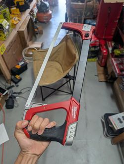 Milwaukee High-Tension Hack Saw with 12 in. 24 TPI Bi-Metal Blade and Blade Storage – Used