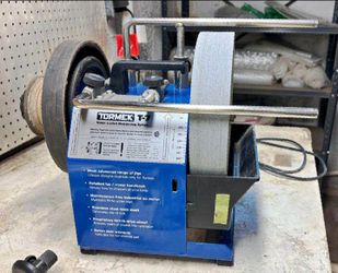 Tormek T-7 sharpening system with accessories