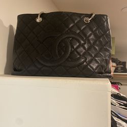 CHANEL CLASSIC BAG for Sale in Glendale, CA - OfferUp