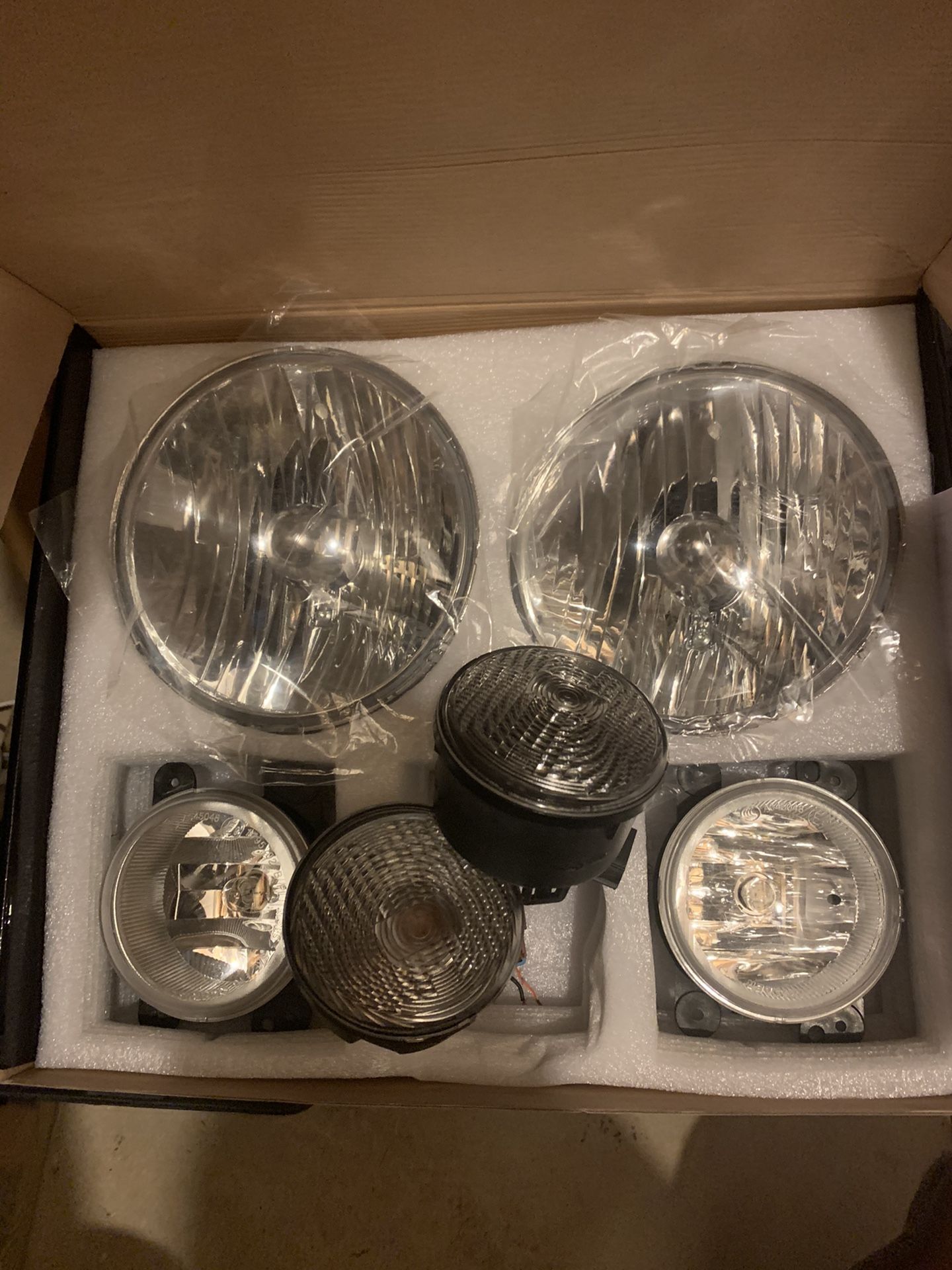 2017 Jeep Wrangler Headlights, Fog lights and blinkers