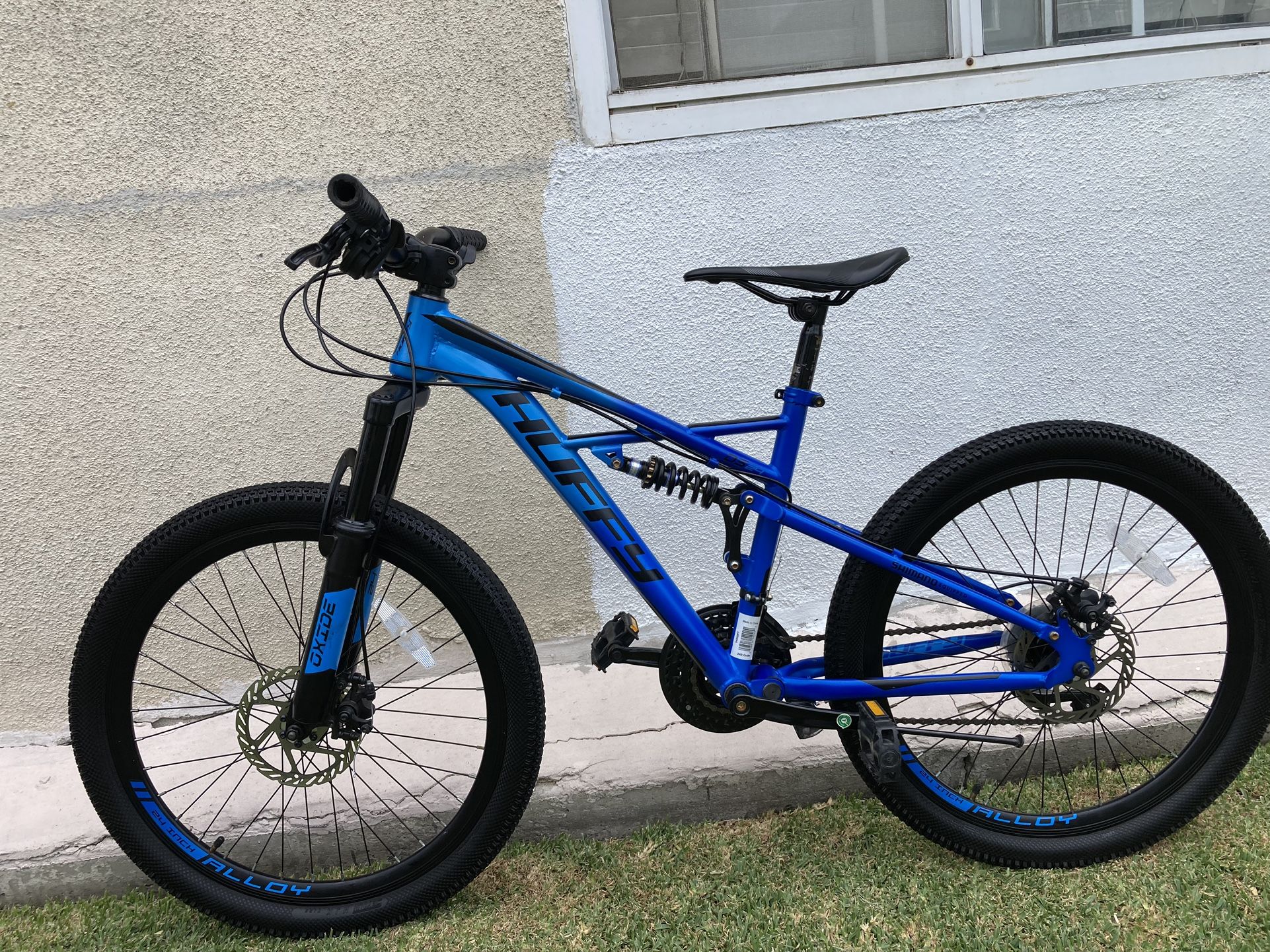 Huffy Oxide 24. Mountain Bike Disc Brakes. 16 Inch Frame