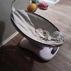 Infant Swing – Plush and Snug for Your Baby’s Relaxation line son