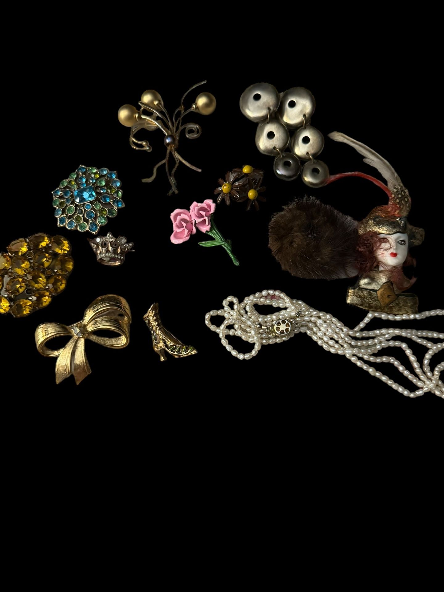 Lot Of Vintage Brooches 