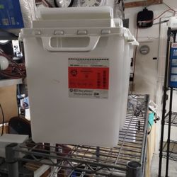 NEW COMMERCIAL SHARPS CONTAINERS