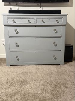 Gray Vintage 5 Drawer Dresser