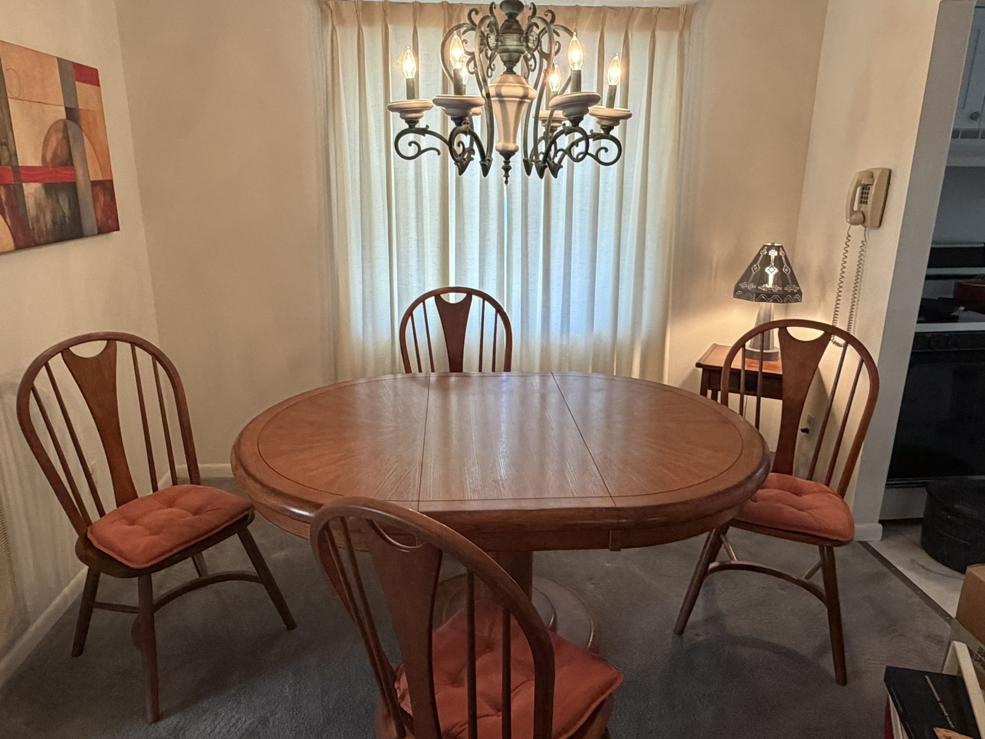 🌿 Beautiful Wood Table & (4) Chairs with Cushions