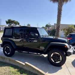 2016 Jeep Wrangler 4x4 LOW MILES 29, xxx  Soft top / convertible _4 Door - 5 passenger  Custom wheels  V6  Automatic  Running Great  Current tags 2026