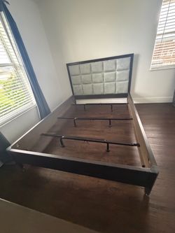 Queen bed (grey)
