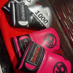 Boxing / Sparing Gloves, NEW, Adult size, sold as set, Mom & Dad, Brother & Sister, whatever, put on the gloves, $79