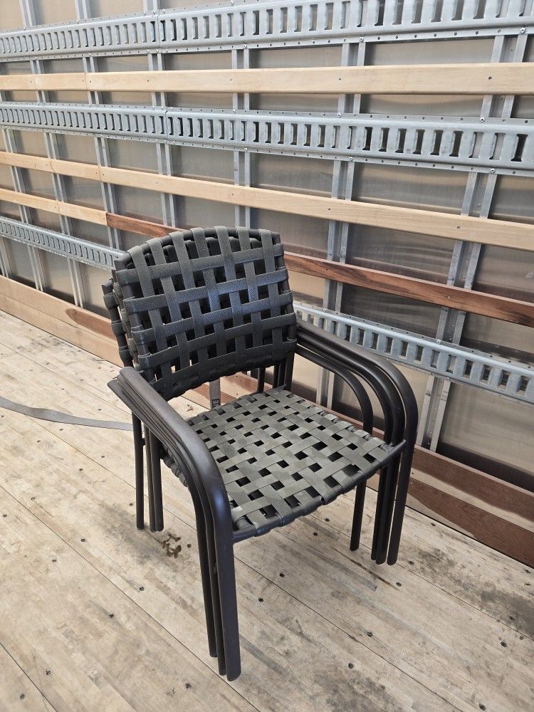 4 Lawn Chairs In Great Condition
