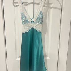 Victoria’s Secret Slip (M)