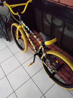 S E . BIG FLYER BLACK &YELLOW