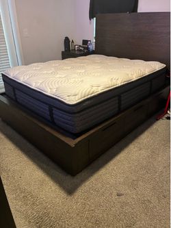 Queen Bedroom Set
