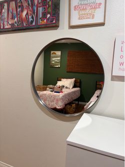 Vanity mirror