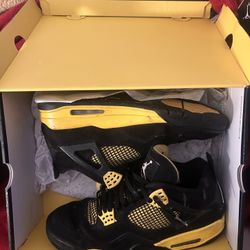 Jordan 4 Thunder