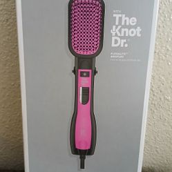 2-in-1 air drying and straightening brush