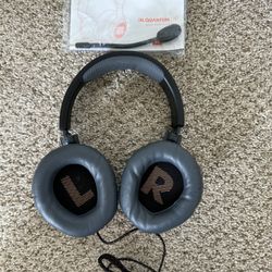 JBL JBLQUANTUM100BLKAM Wired Over-The-Ear Gaming Headset