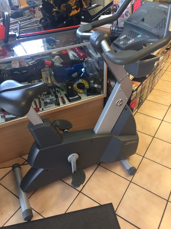 life fitness stationary bike used