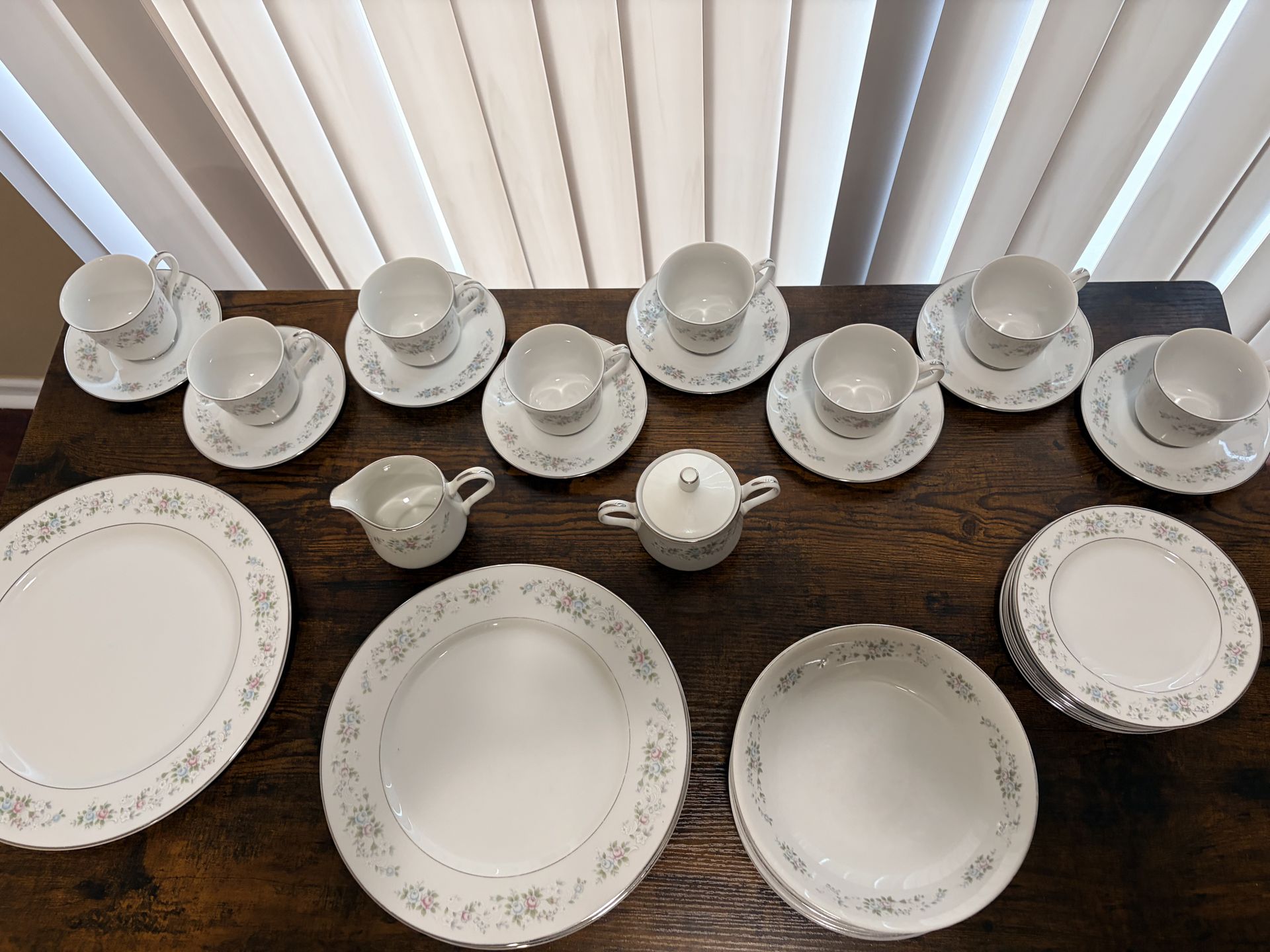 Vintage Carlton China Corsage 481 Set – 39 Pieces – Service for 8 – Made in Japan